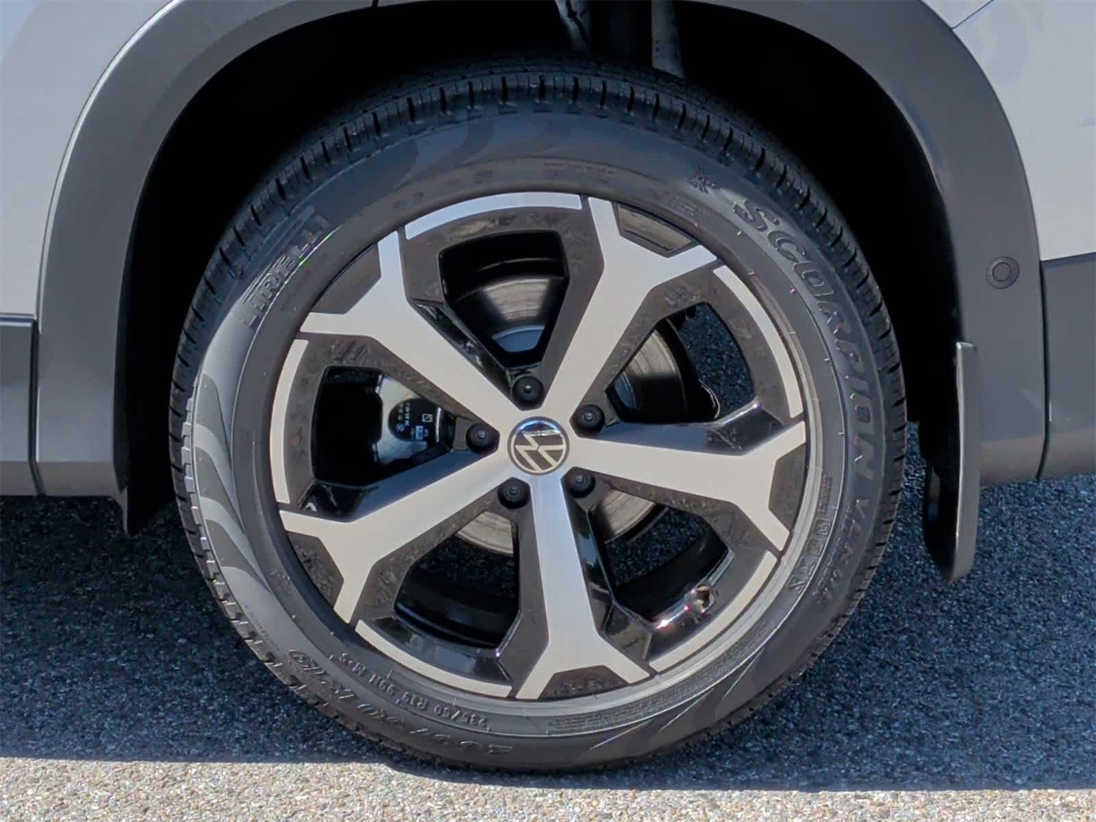 Thumbnail: 2025 Volkswagen Tiguan - 13