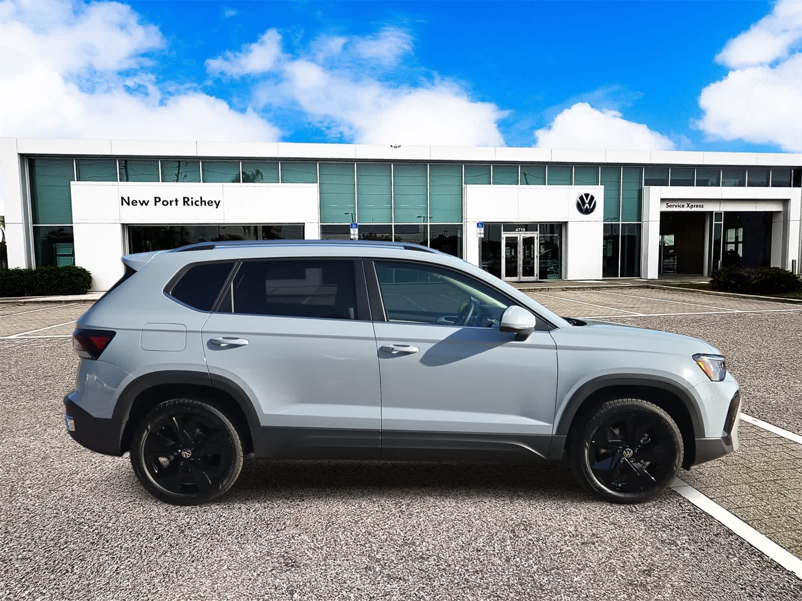 Thumbnail: 2025 Volkswagen Taos - 9