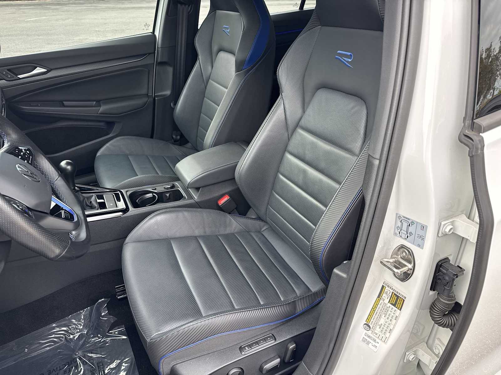 Thumbnail: 2023 Volkswagen Golf - 23