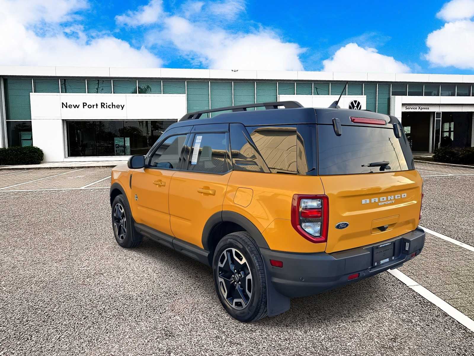 Thumbnail: 2022 Ford Bronco Sport - 6