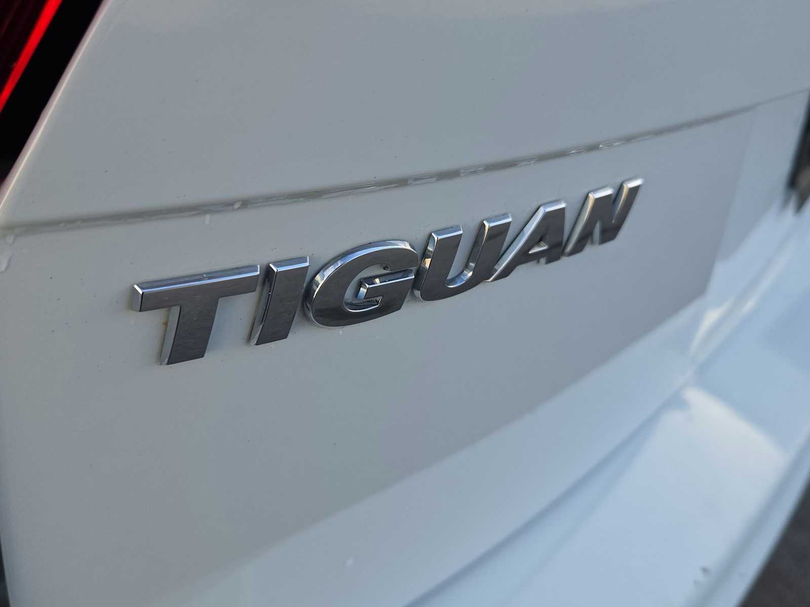 Thumbnail: 2018 Volkswagen Tiguan - 20