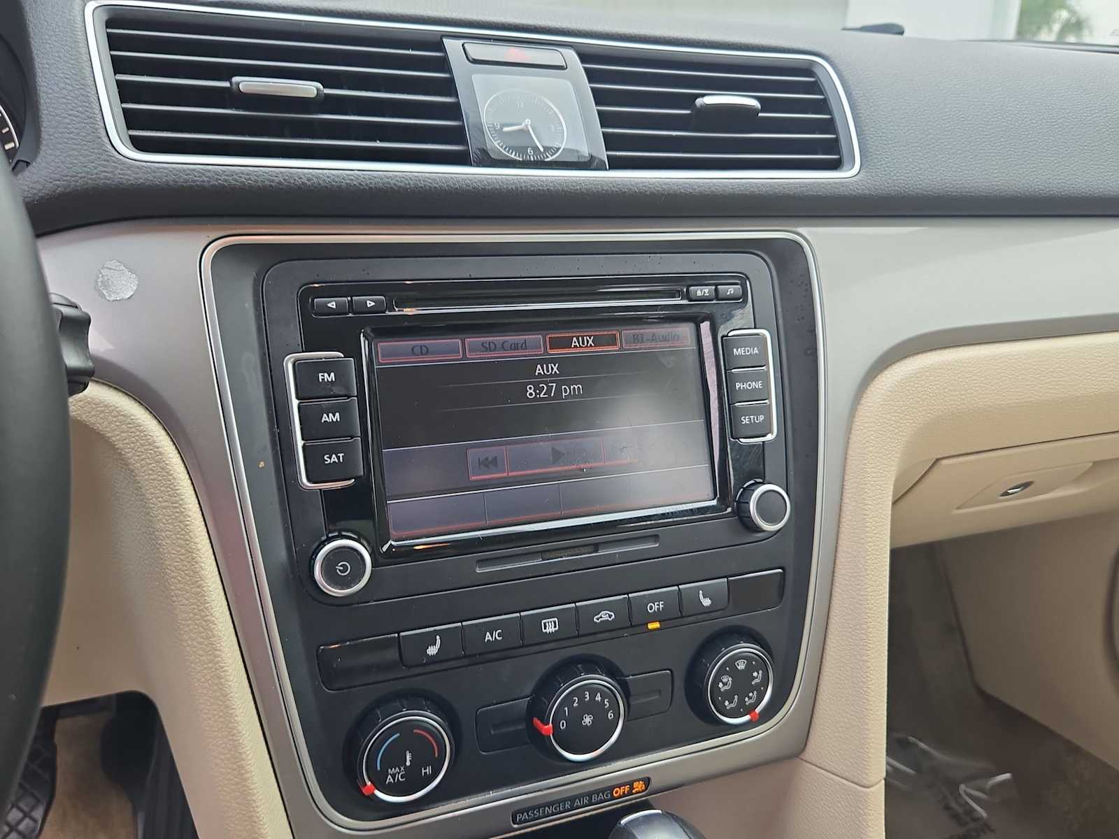 Thumbnail: 2015 Volkswagen Passat - 24