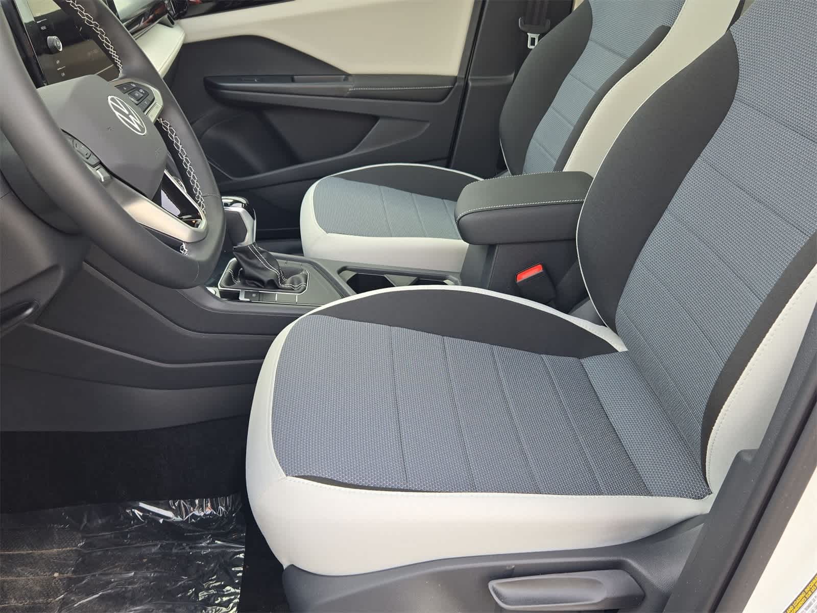 Thumbnail: 2025 Volkswagen Taos - 17