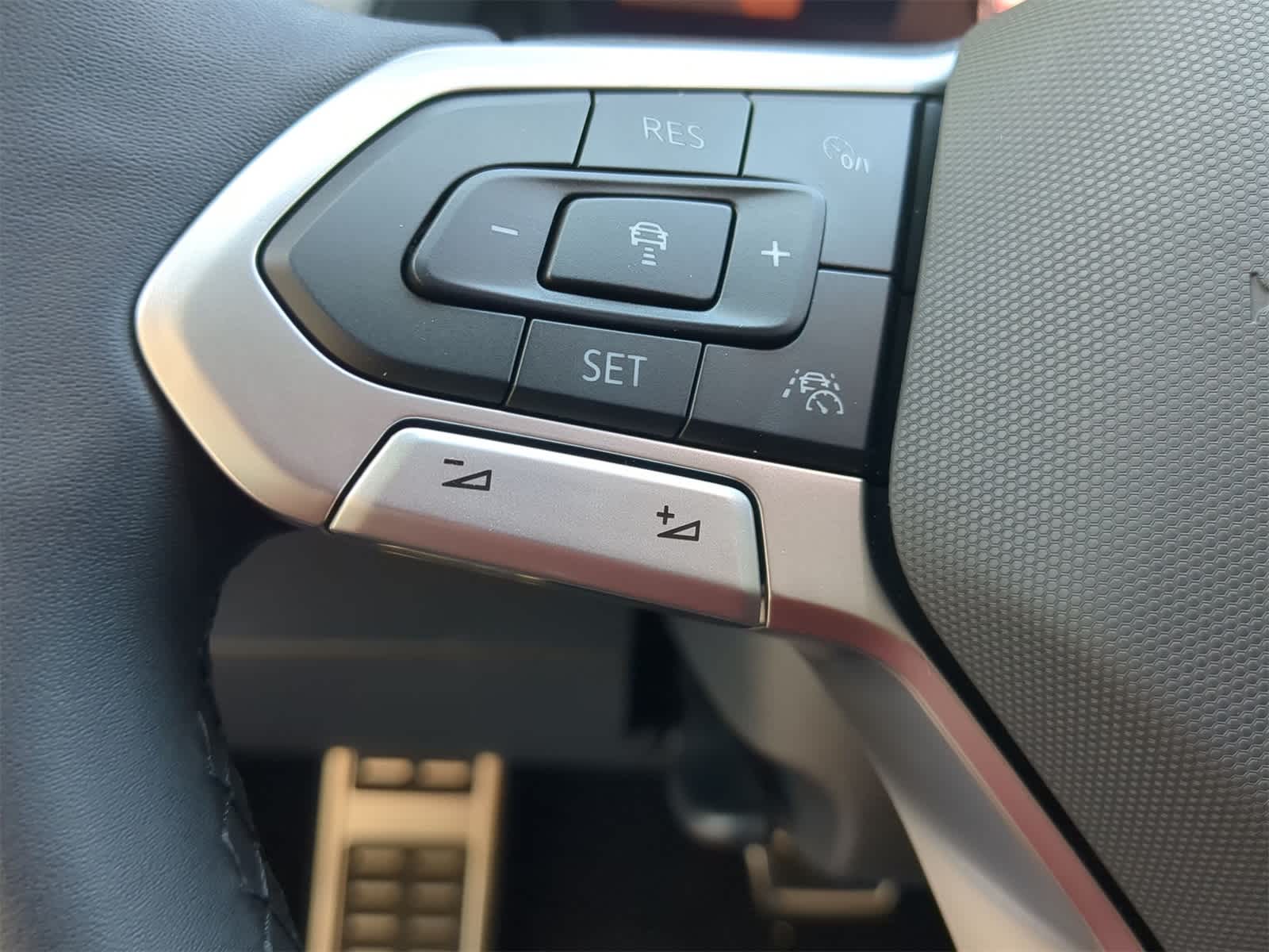 Thumbnail: 2025 Volkswagen Atlas - 22