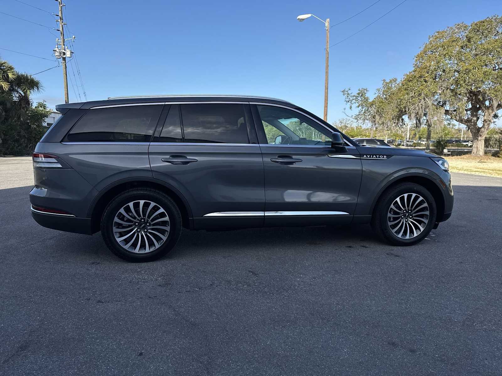Thumbnail: 2023 Lincoln Aviator - 7