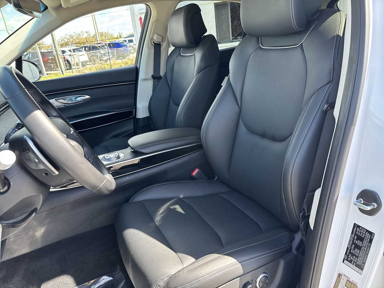 Thumbnail: 2025 Genesis GV70 - 15