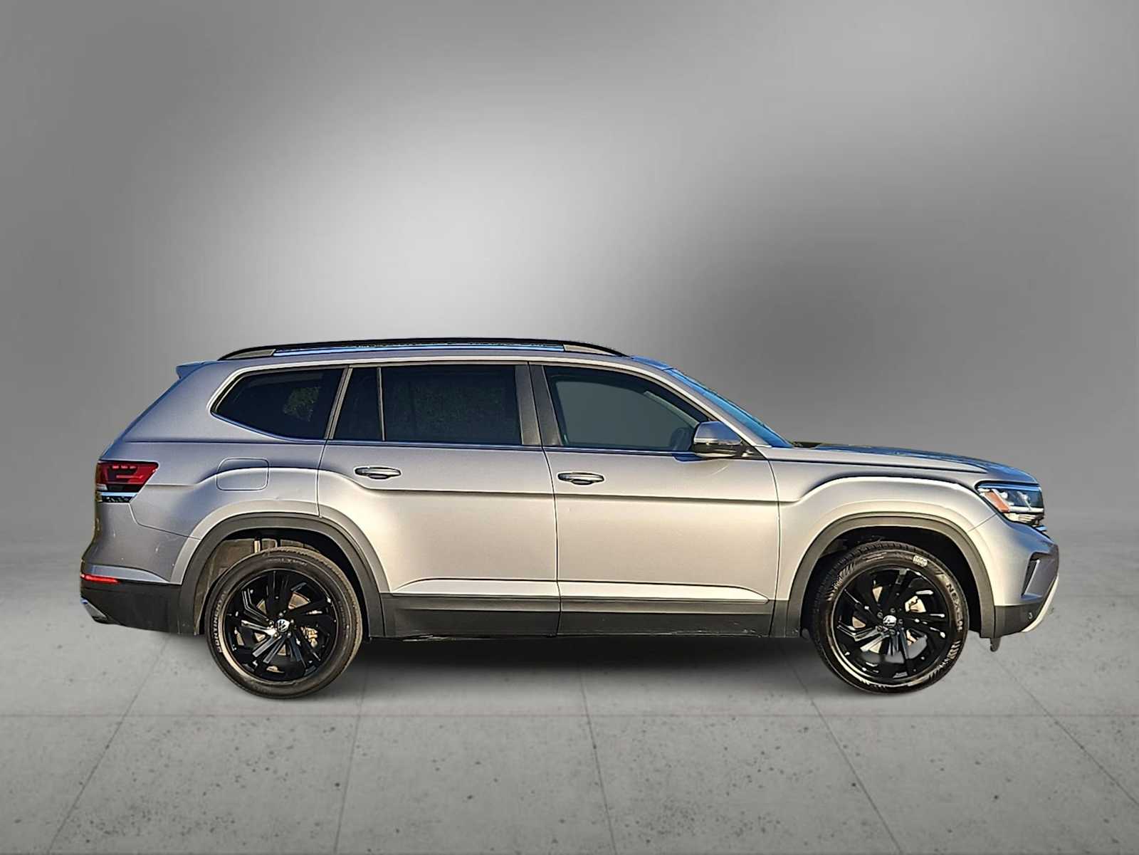 Thumbnail: 2022 Volkswagen Atlas - 9
