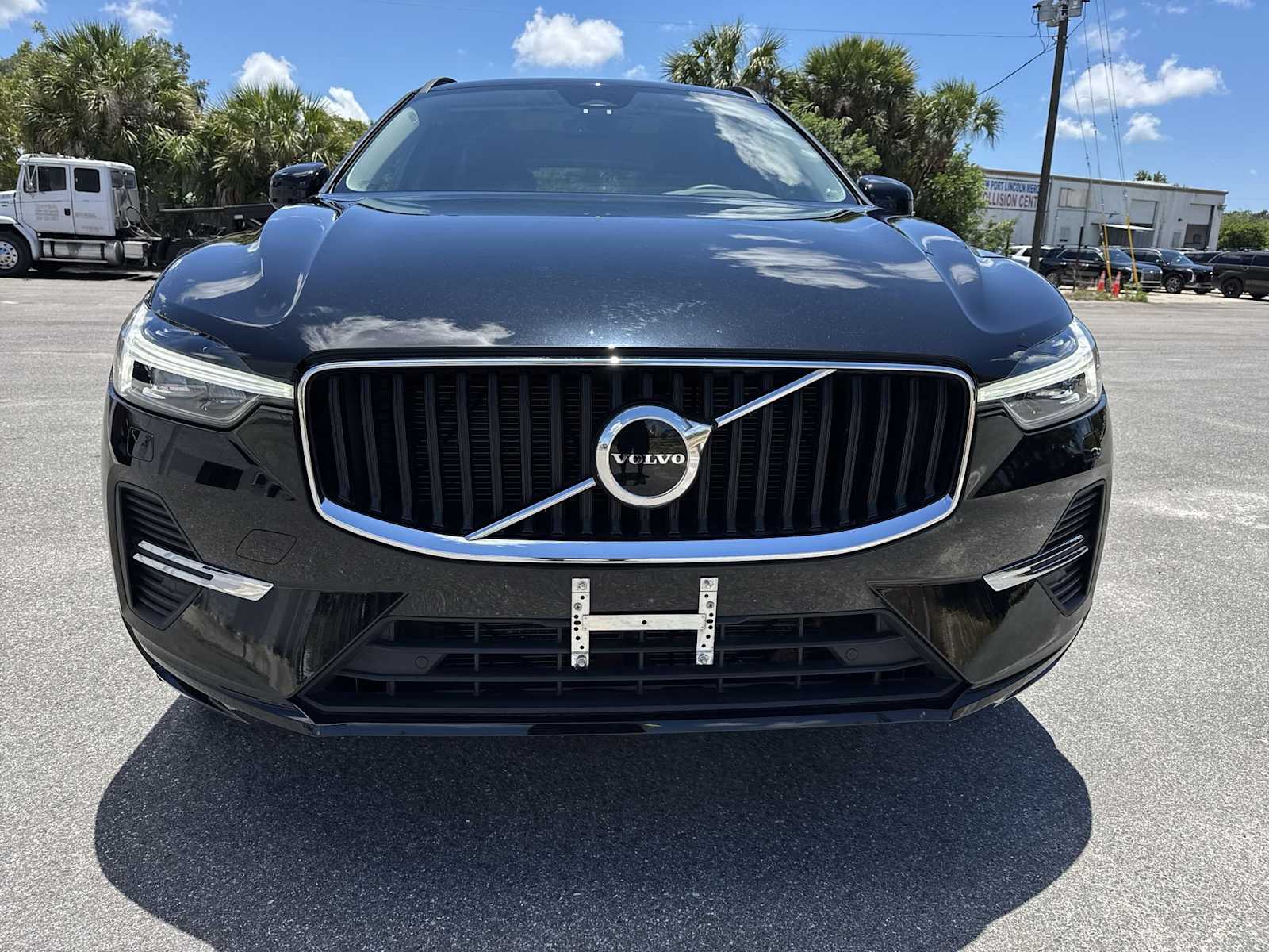Thumbnail: 2022 Volvo XC60 - 11