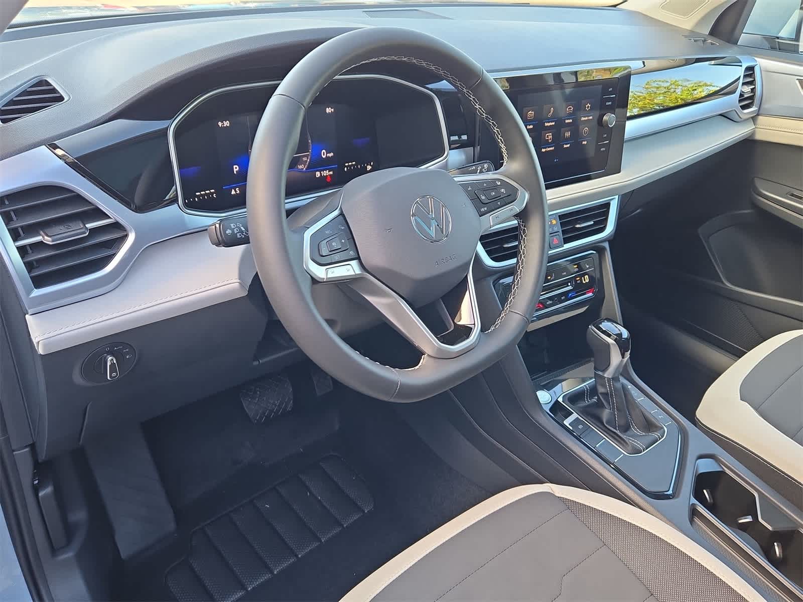 Thumbnail: 2025 Volkswagen Taos - 10