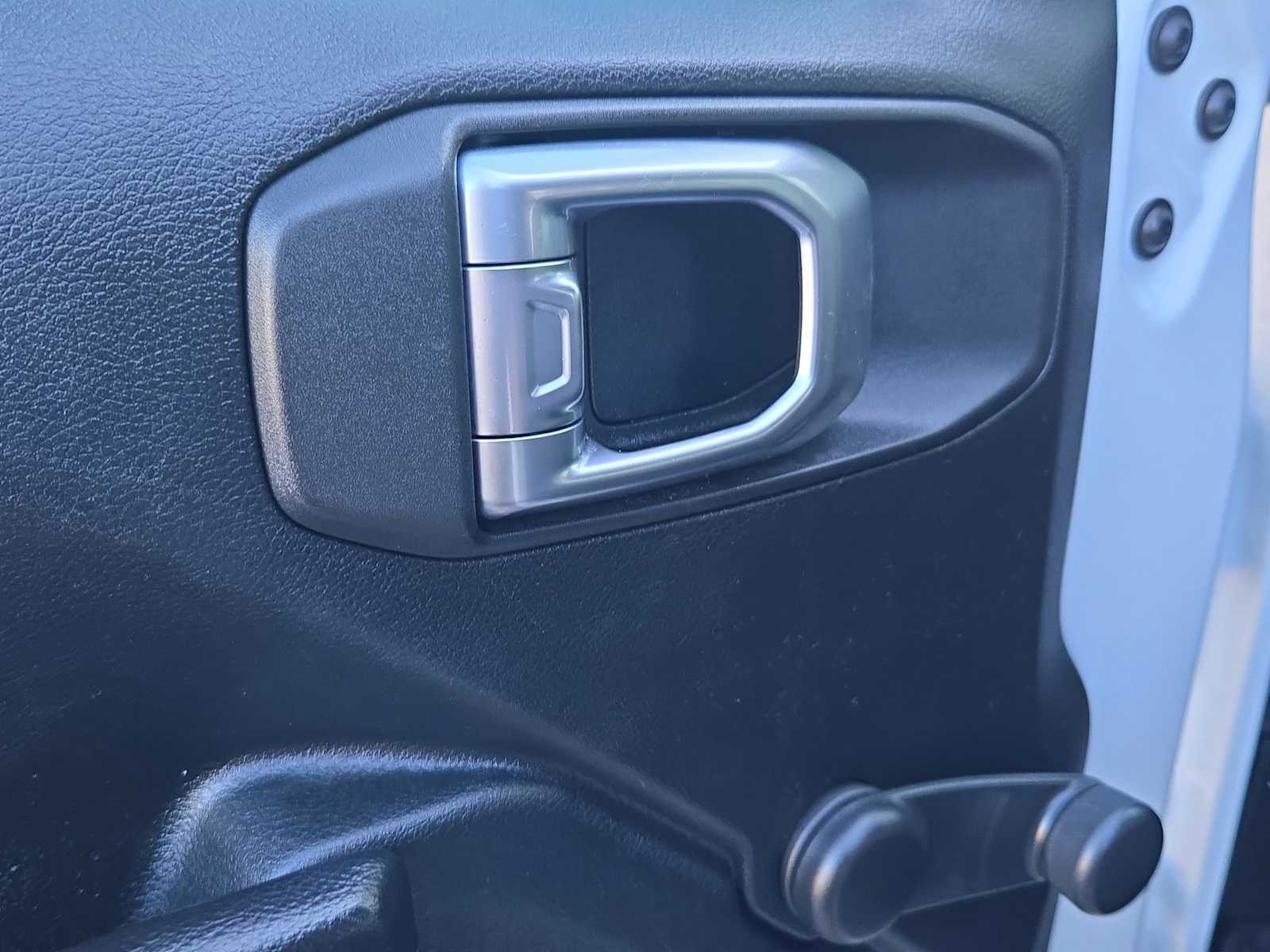 Thumbnail: 2019 Jeep Wrangler - 31