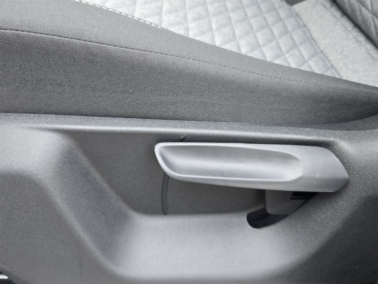 Thumbnail: 2025 Volkswagen Tiguan - 18