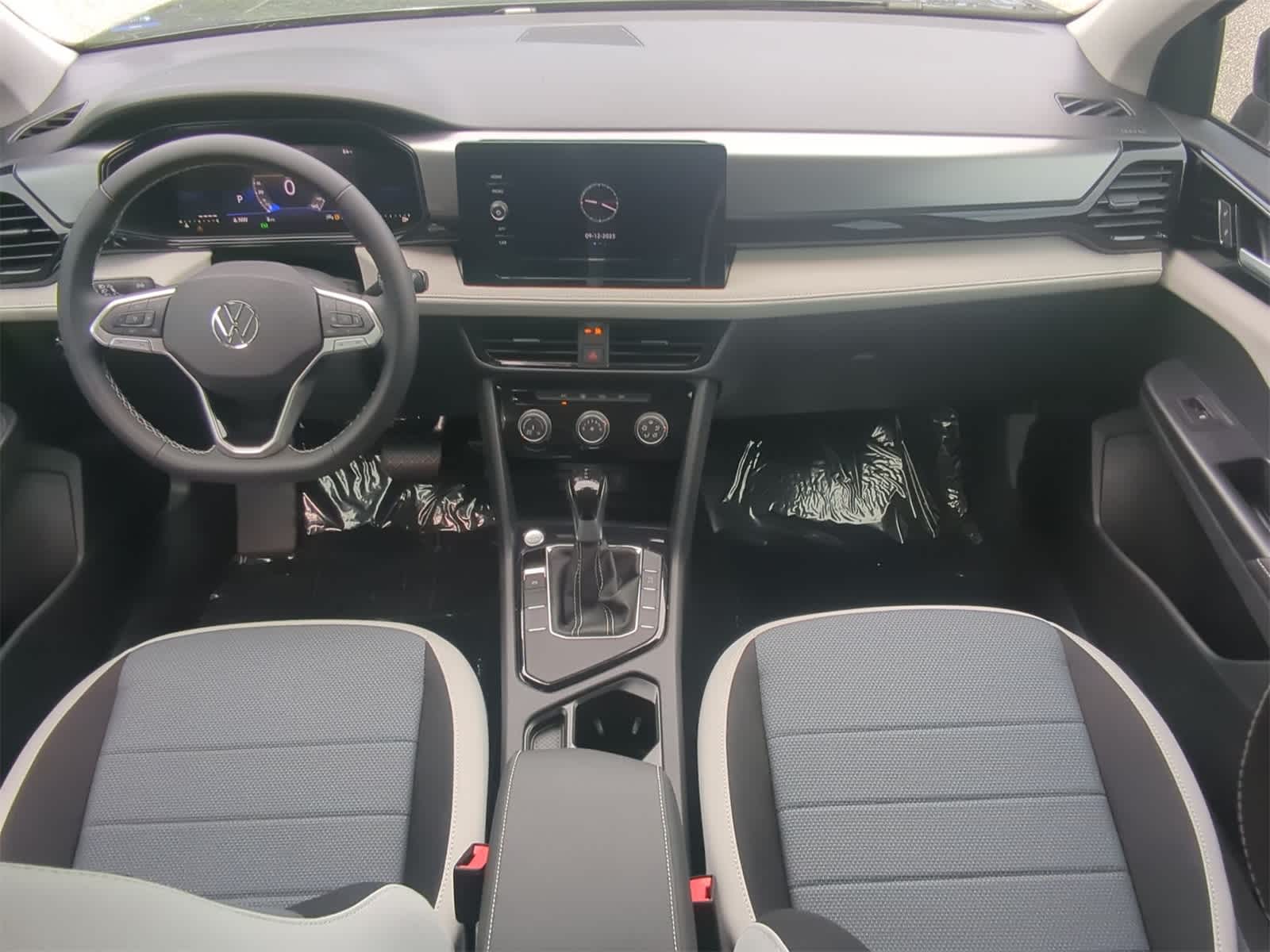 Thumbnail: 2025 Volkswagen Taos - 16