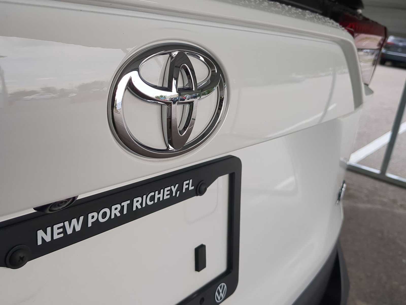 Thumbnail: 2024 Toyota RAV4 - 11