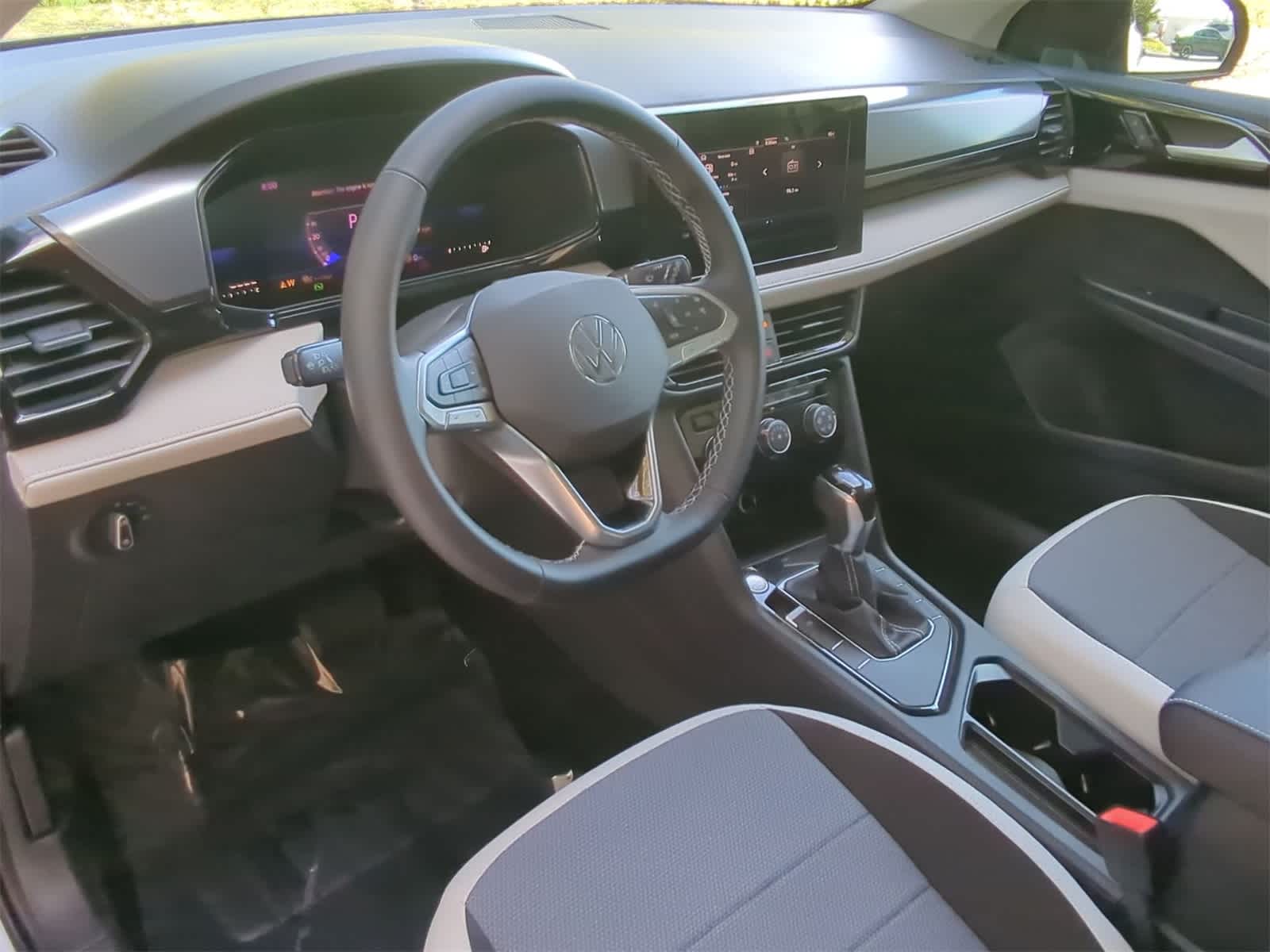 Thumbnail: 2025 Volkswagen Taos - 10