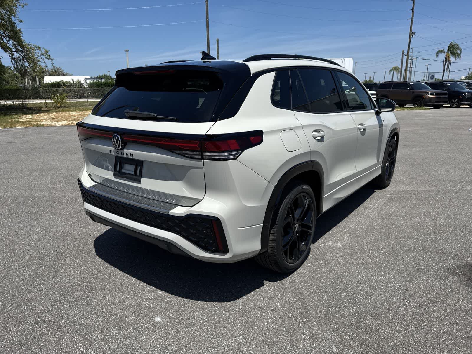 Thumbnail: 2026 Volkswagen Tiguan - 6