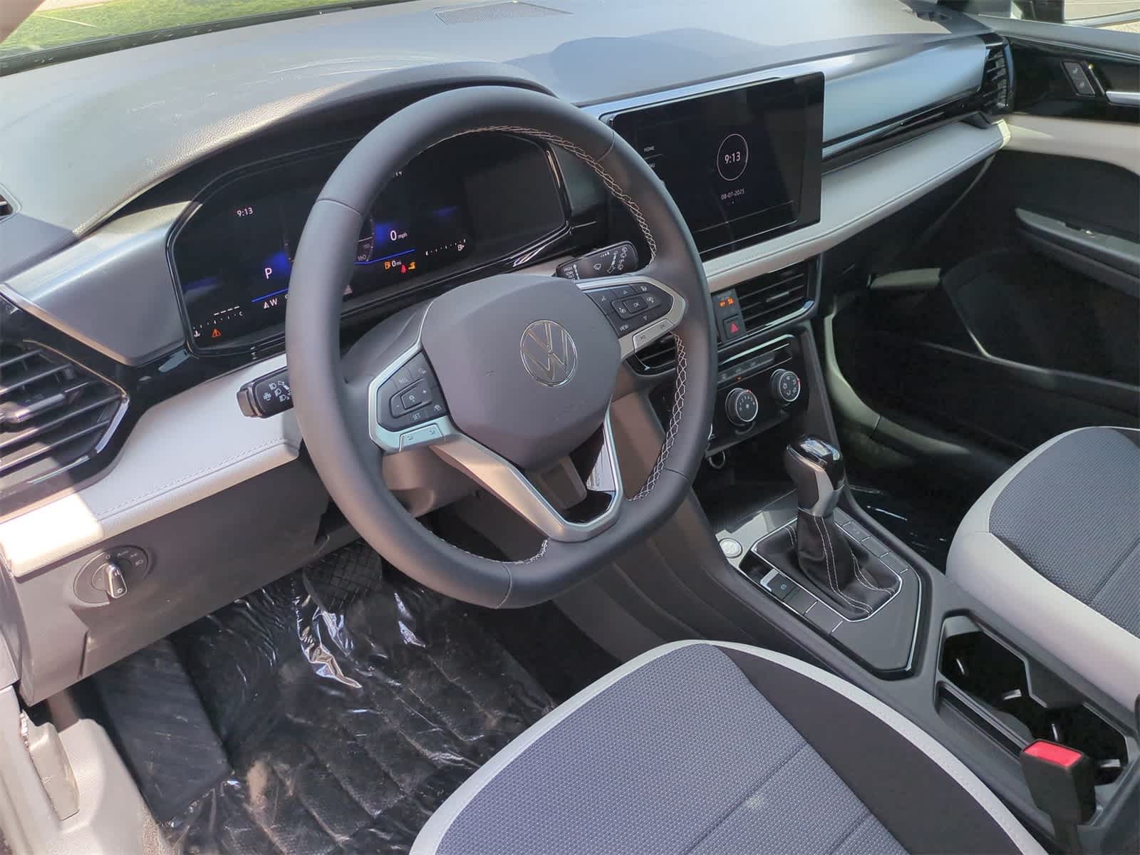 Thumbnail: 2025 Volkswagen Taos - 10