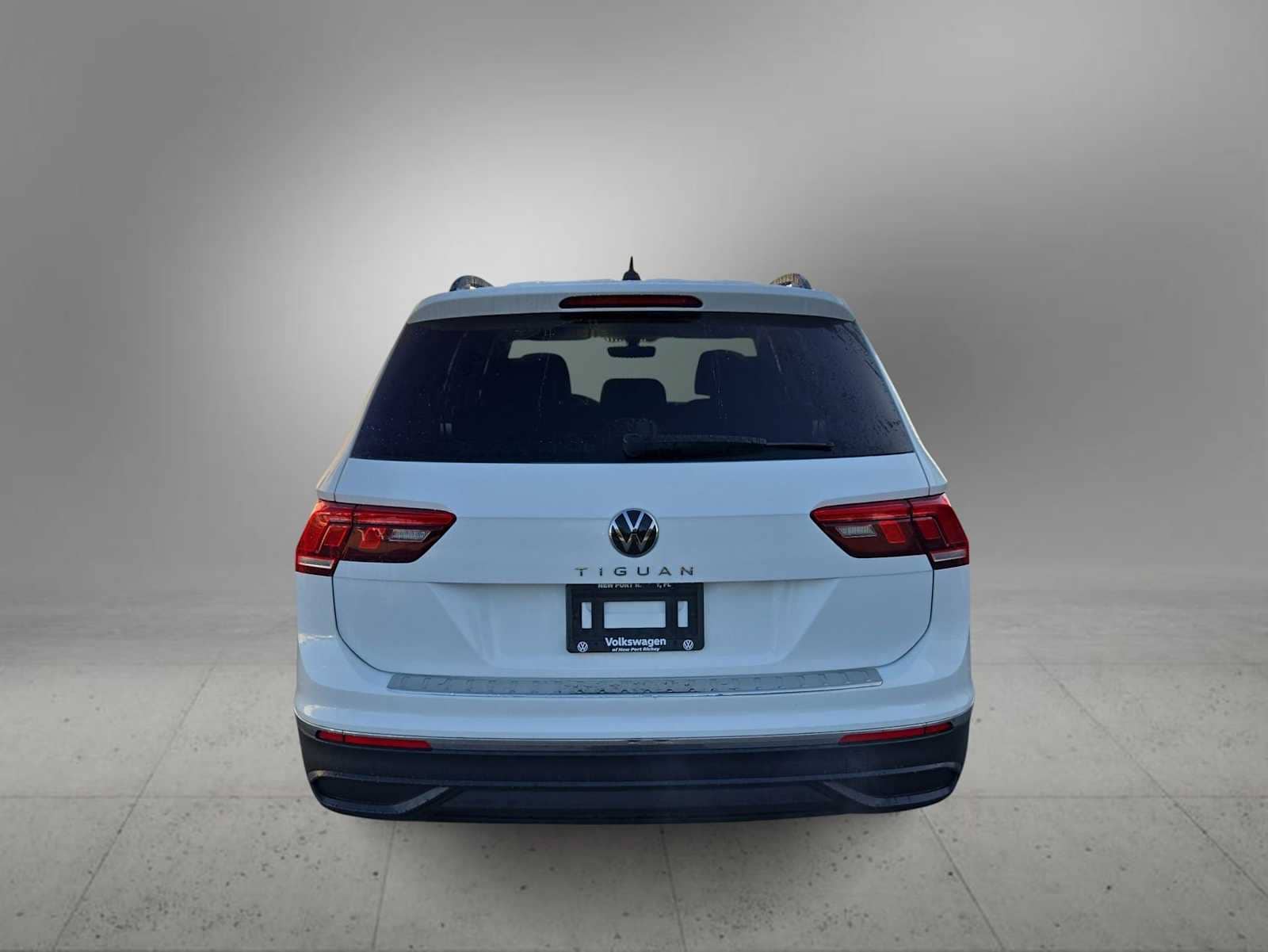 Thumbnail: 2023 Volkswagen Tiguan - 7