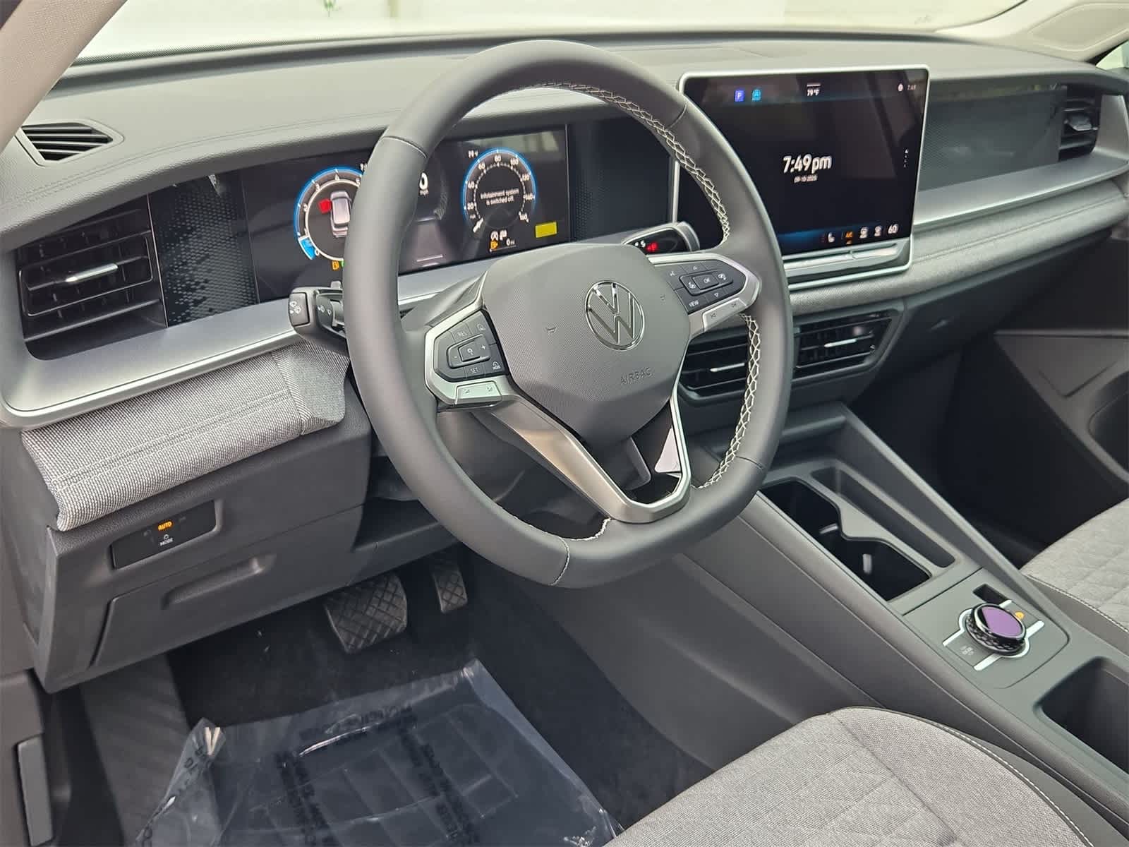 Thumbnail: 2025 Volkswagen Tiguan - 10