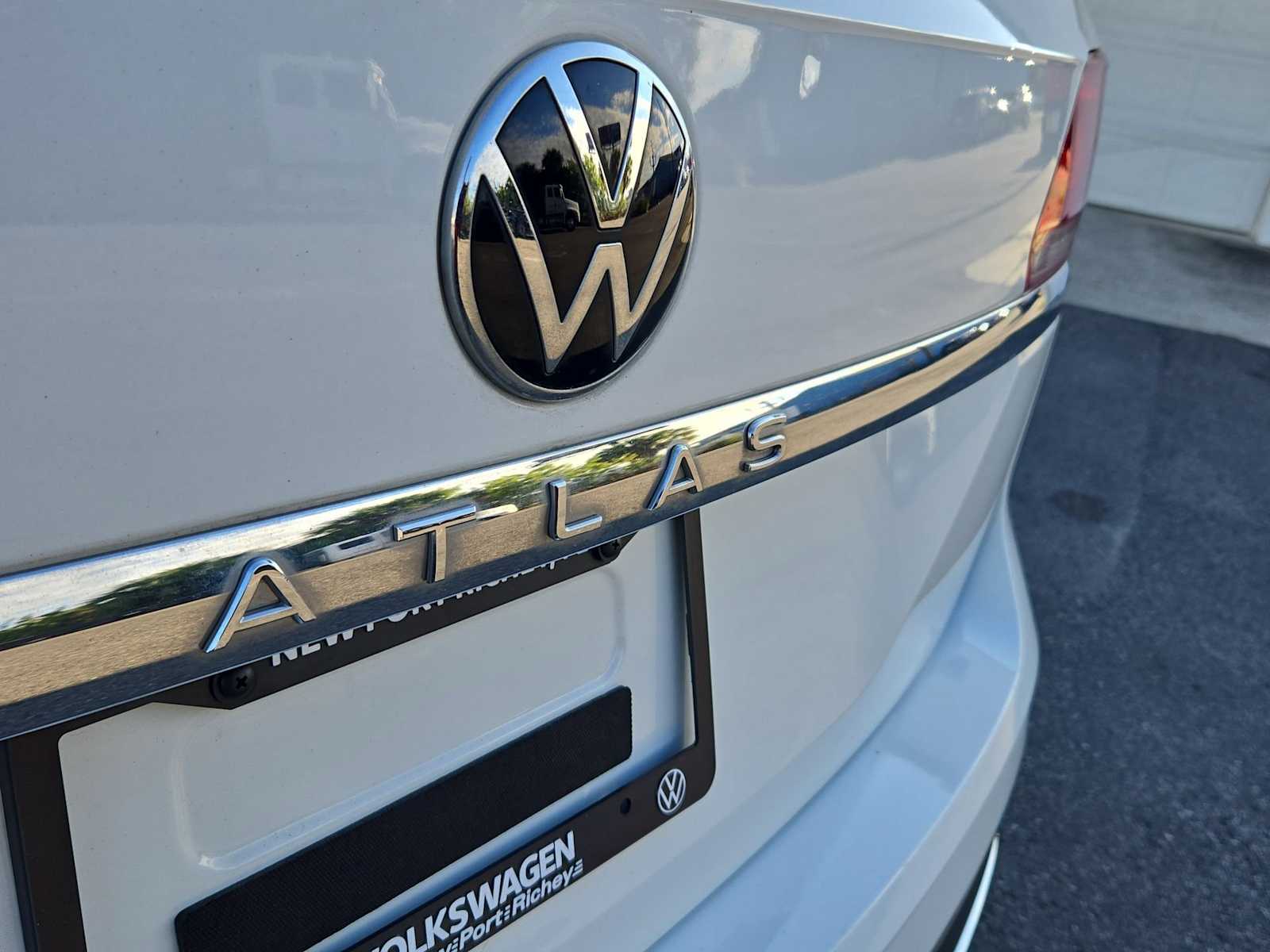 Thumbnail: 2023 Volkswagen Atlas - 13