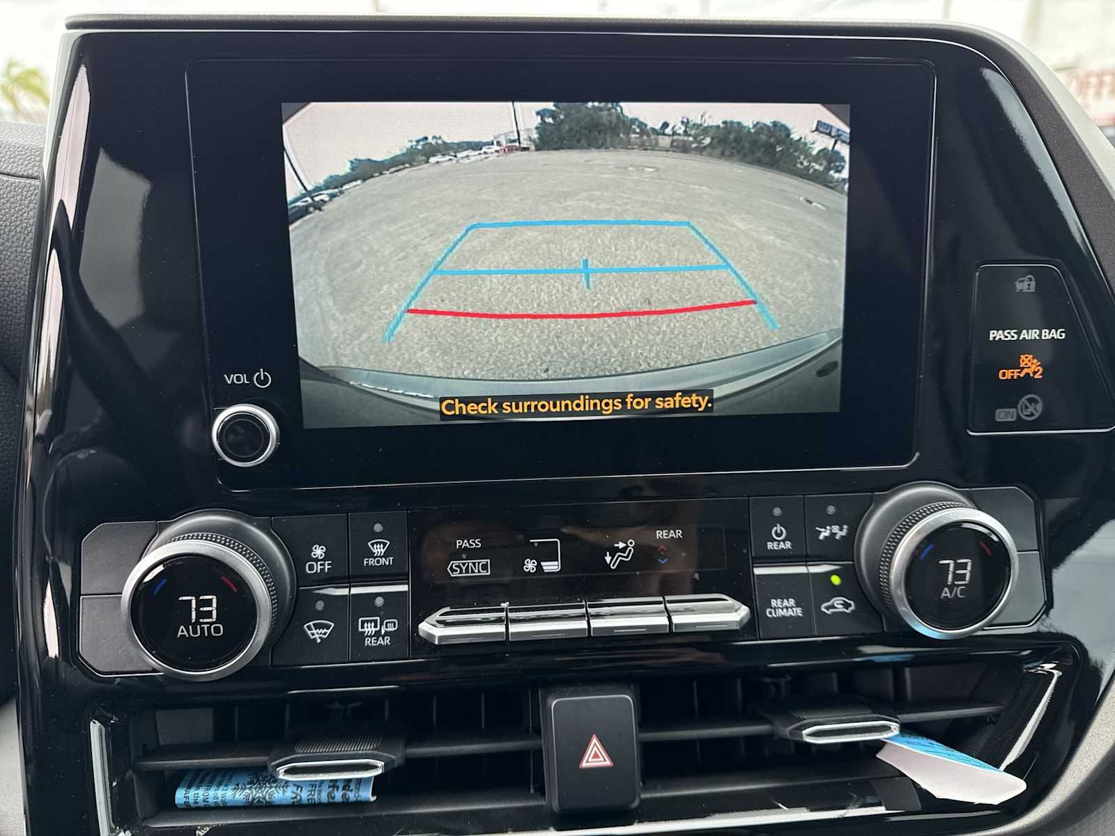 Thumbnail: 2023 Toyota Highlander - 28