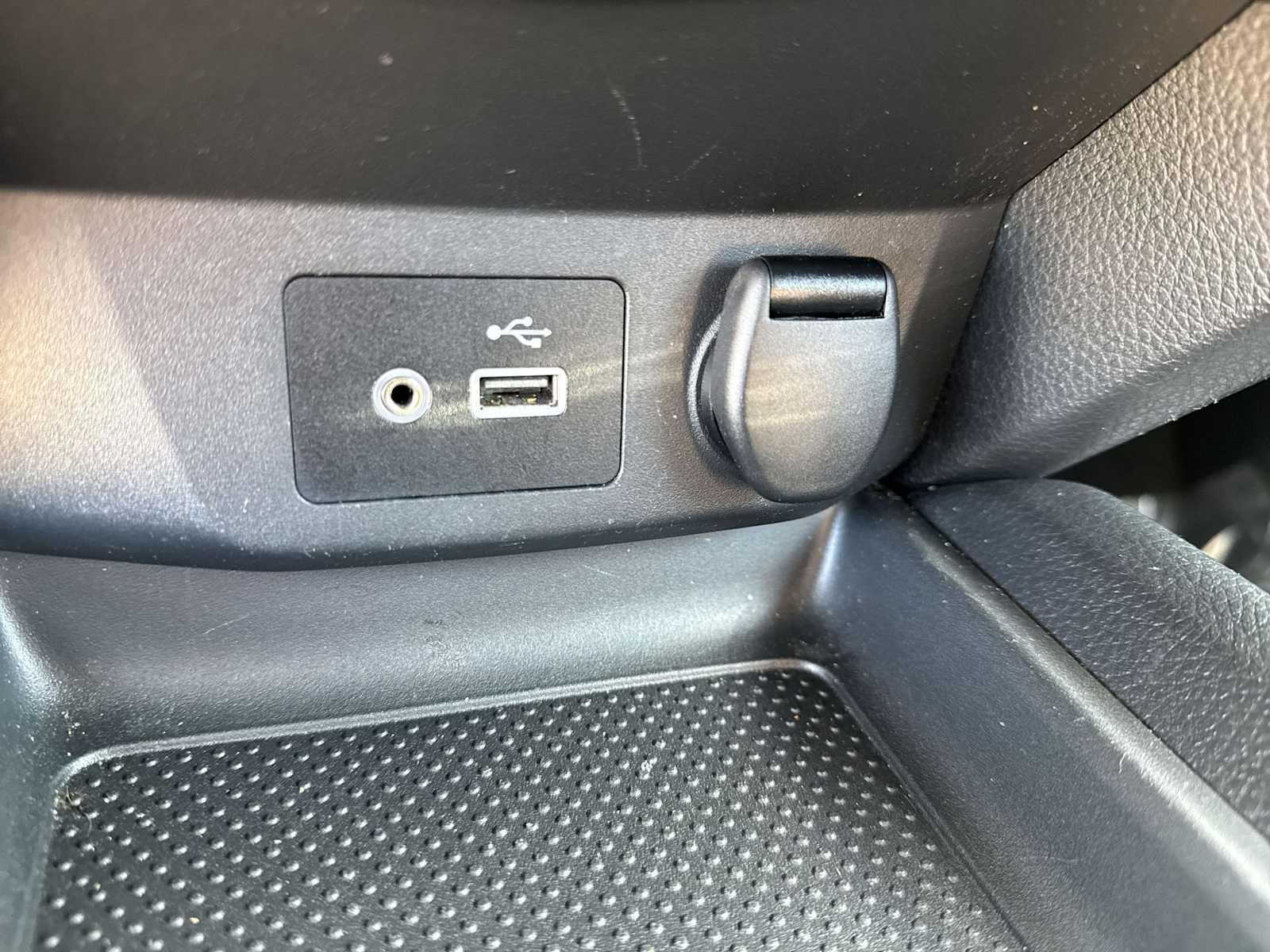 Thumbnail: 2018 Nissan Rogue - 24