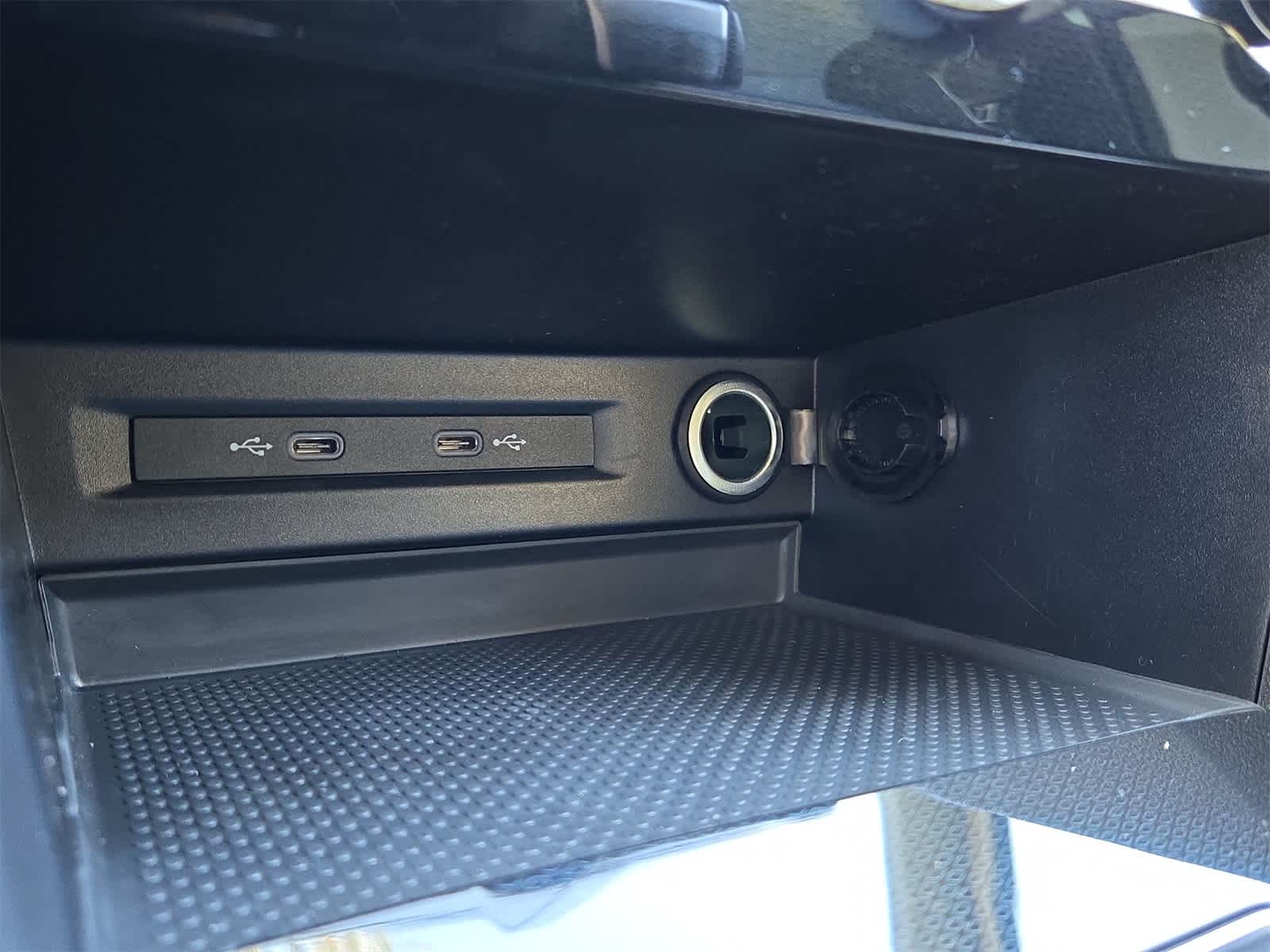 Thumbnail: 2025 Volkswagen Taos - 30