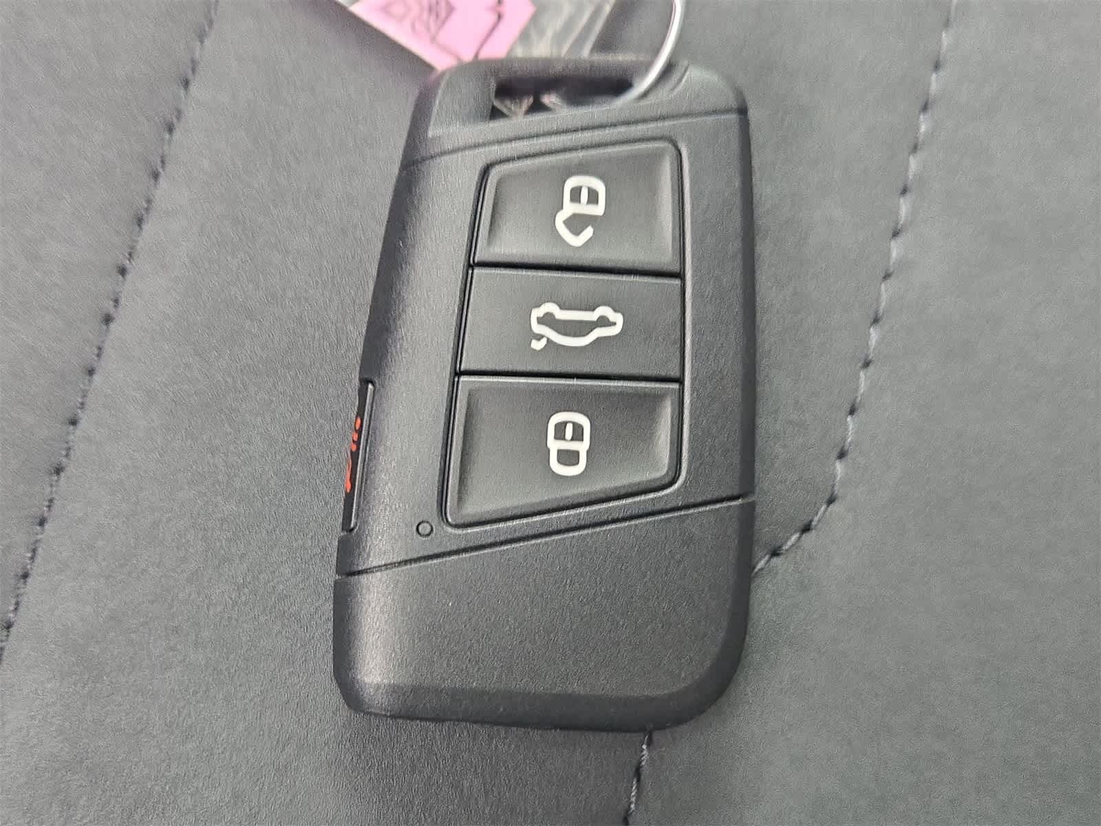 Thumbnail: 2025 Volkswagen Taos - 34