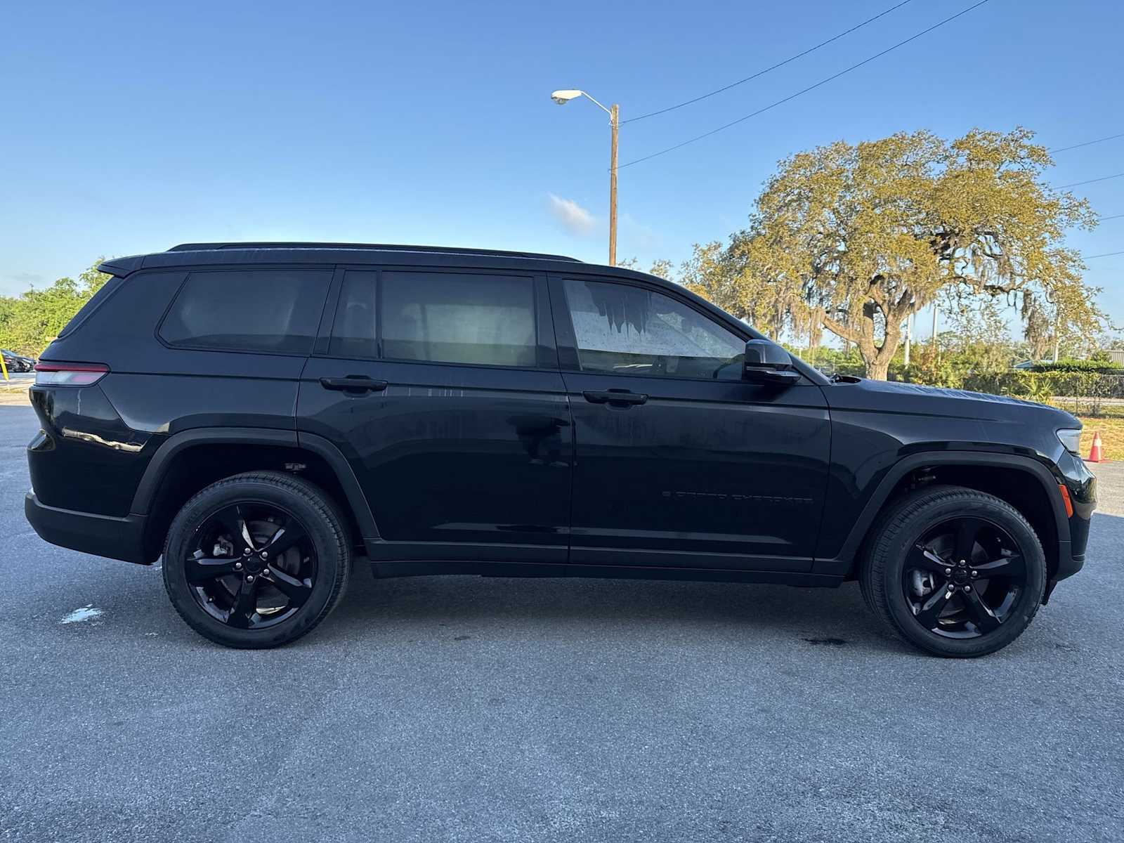 Thumbnail: 2023 Jeep Grand Cherokee - 7