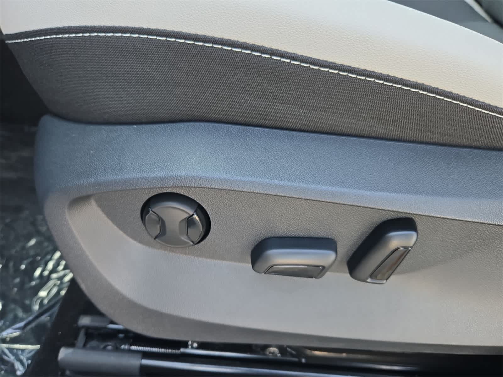 Thumbnail: 2025 Volkswagen Taos - 18