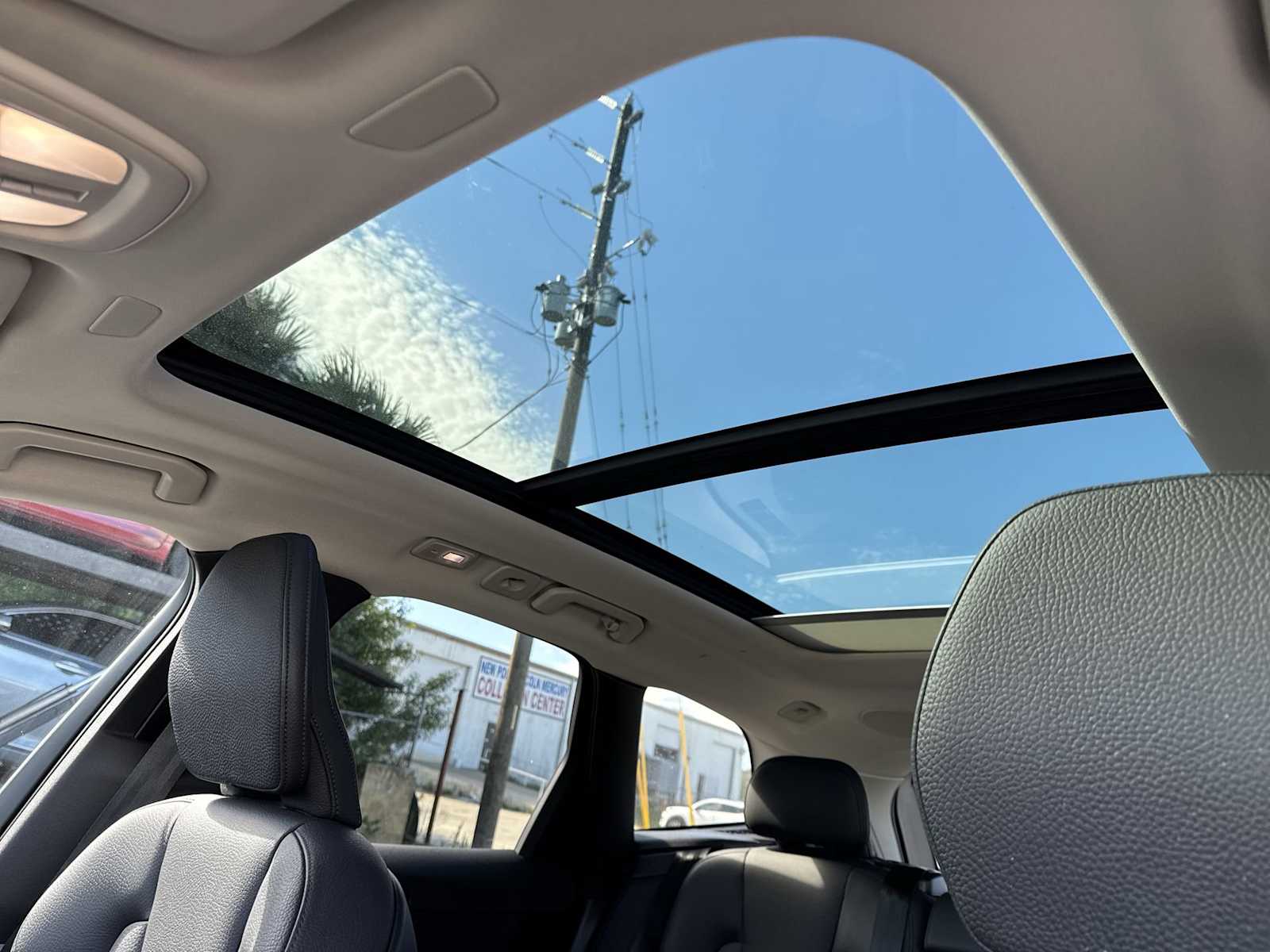 Thumbnail: 2023 Volvo XC60 - 18