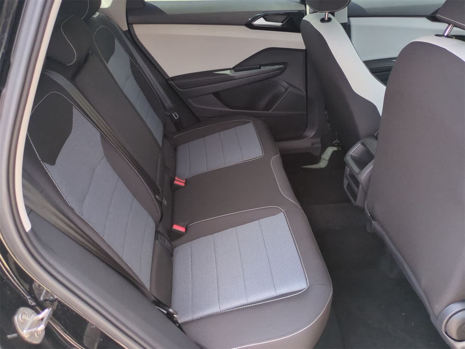 Thumbnail: 2025 Volkswagen Taos - 21