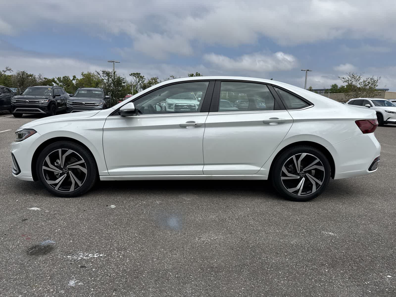 Thumbnail: 2026 Volkswagen Jetta - 3