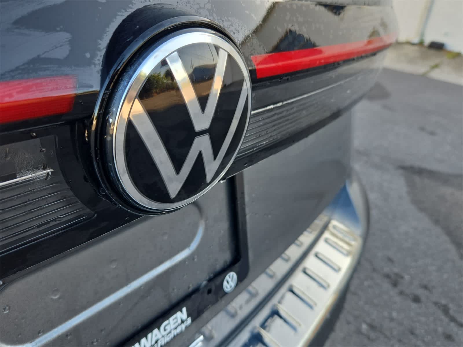 Thumbnail: 2025 Volkswagen Taos - 12