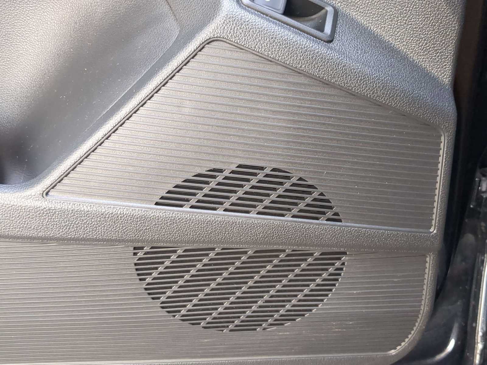 2022 Volkswagen Taos SE 28