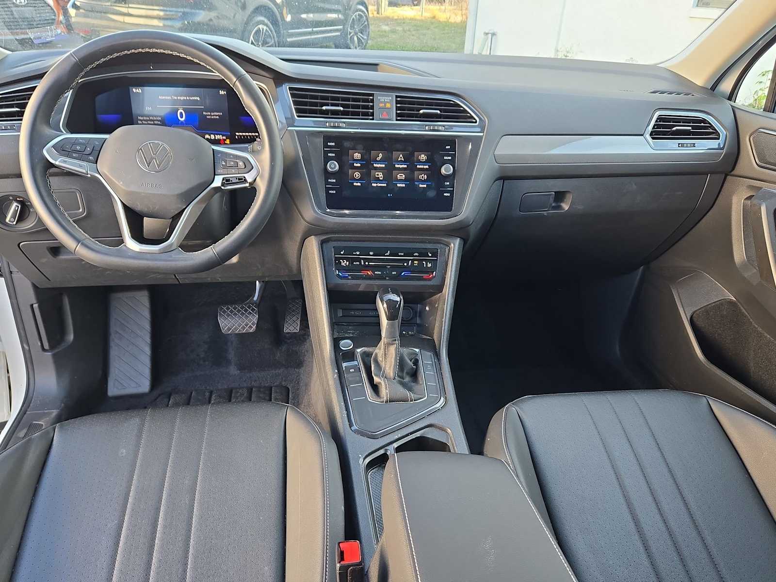 Thumbnail: 2022 Volkswagen Tiguan - 15