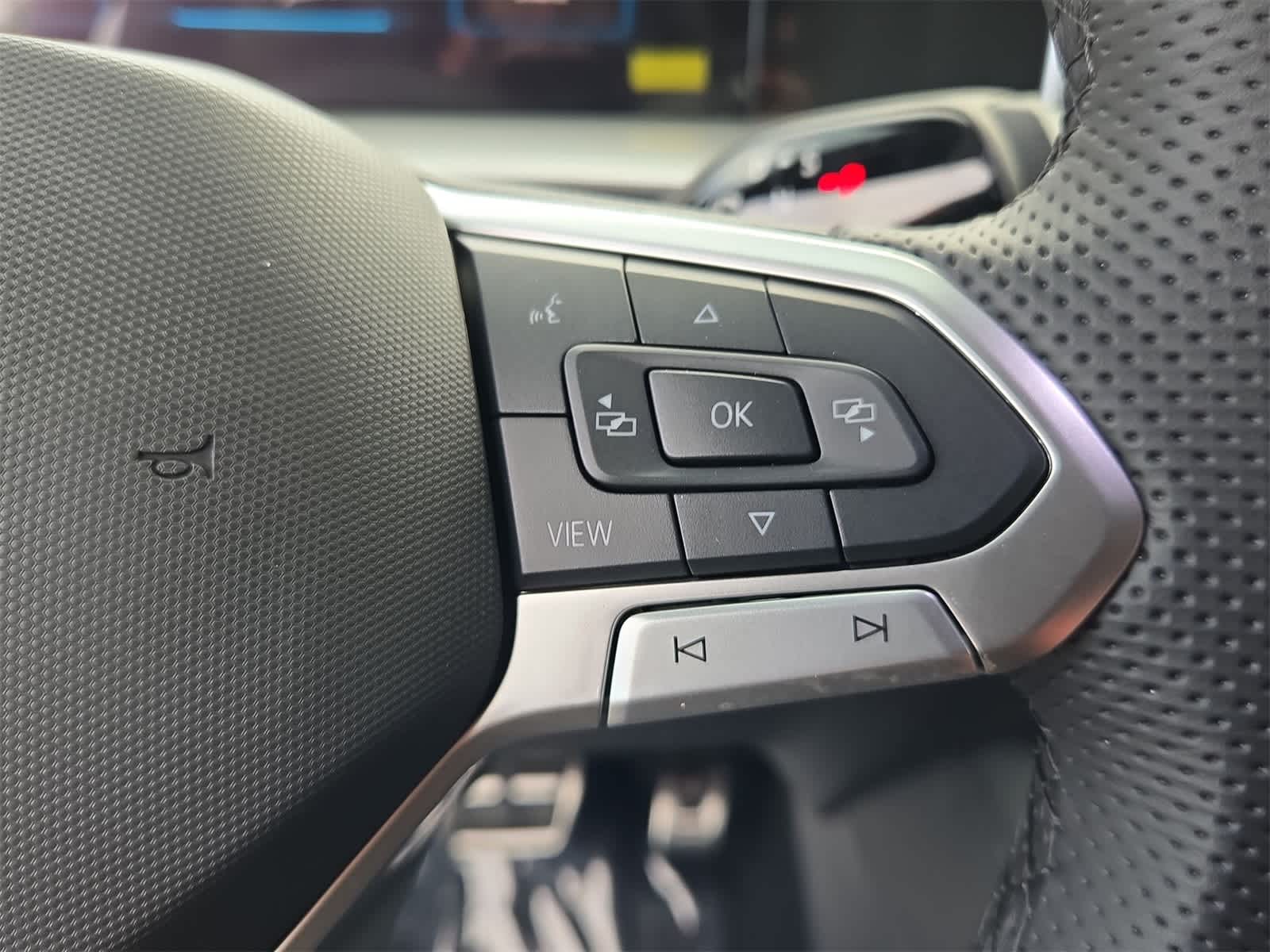 Thumbnail: 2025 Volkswagen Tiguan - 25