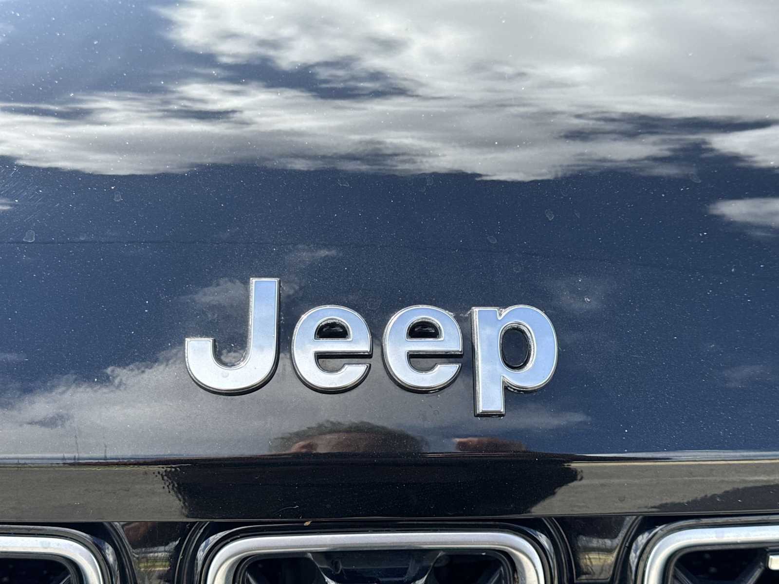 Thumbnail: 2022 Jeep Grand Cherokee - 11