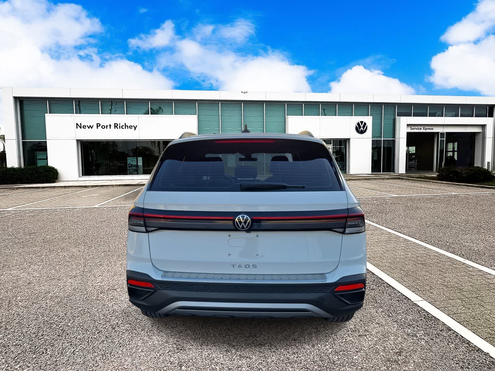 Thumbnail: 2025 Volkswagen Taos - 7