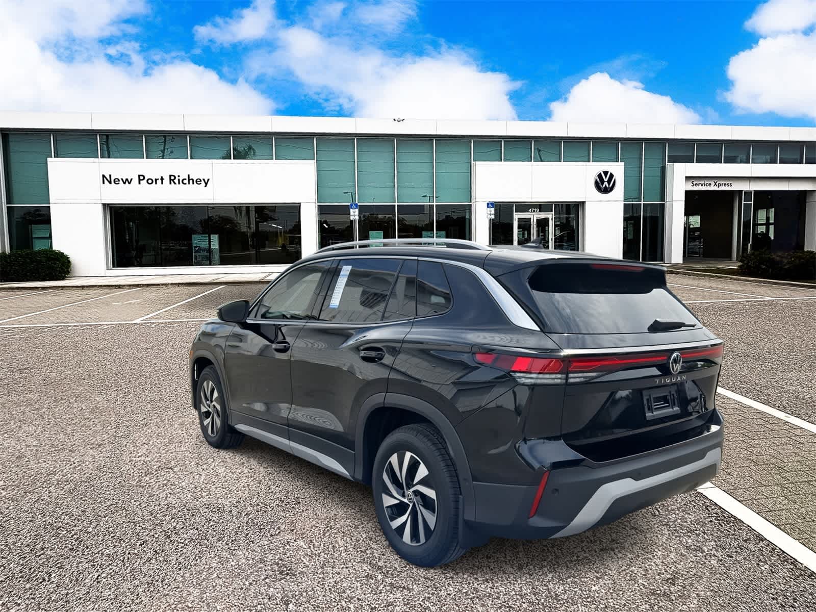 Thumbnail: 2025 Volkswagen Tiguan - 6