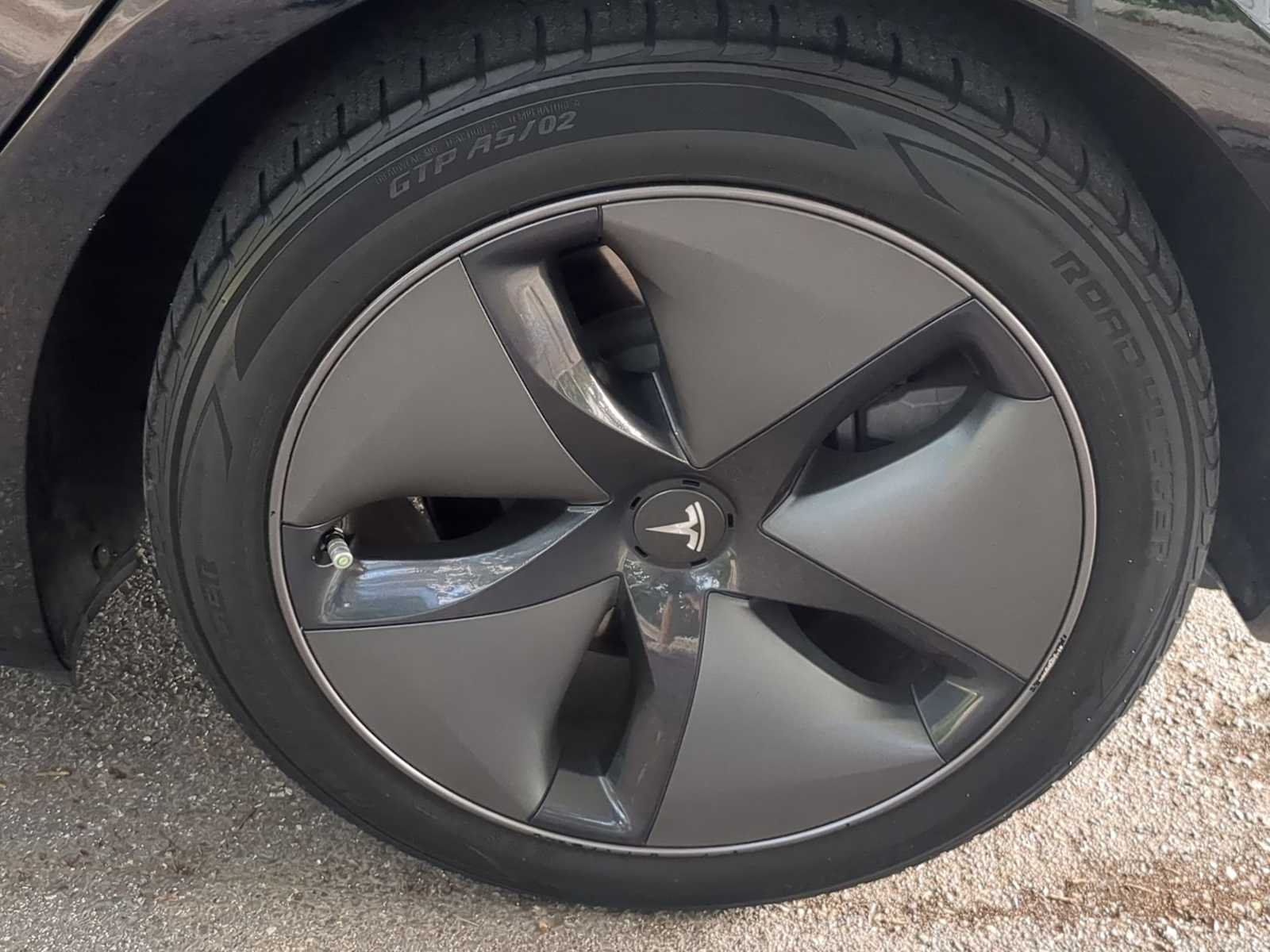 Thumbnail: 2019 Tesla Model 3 - 14