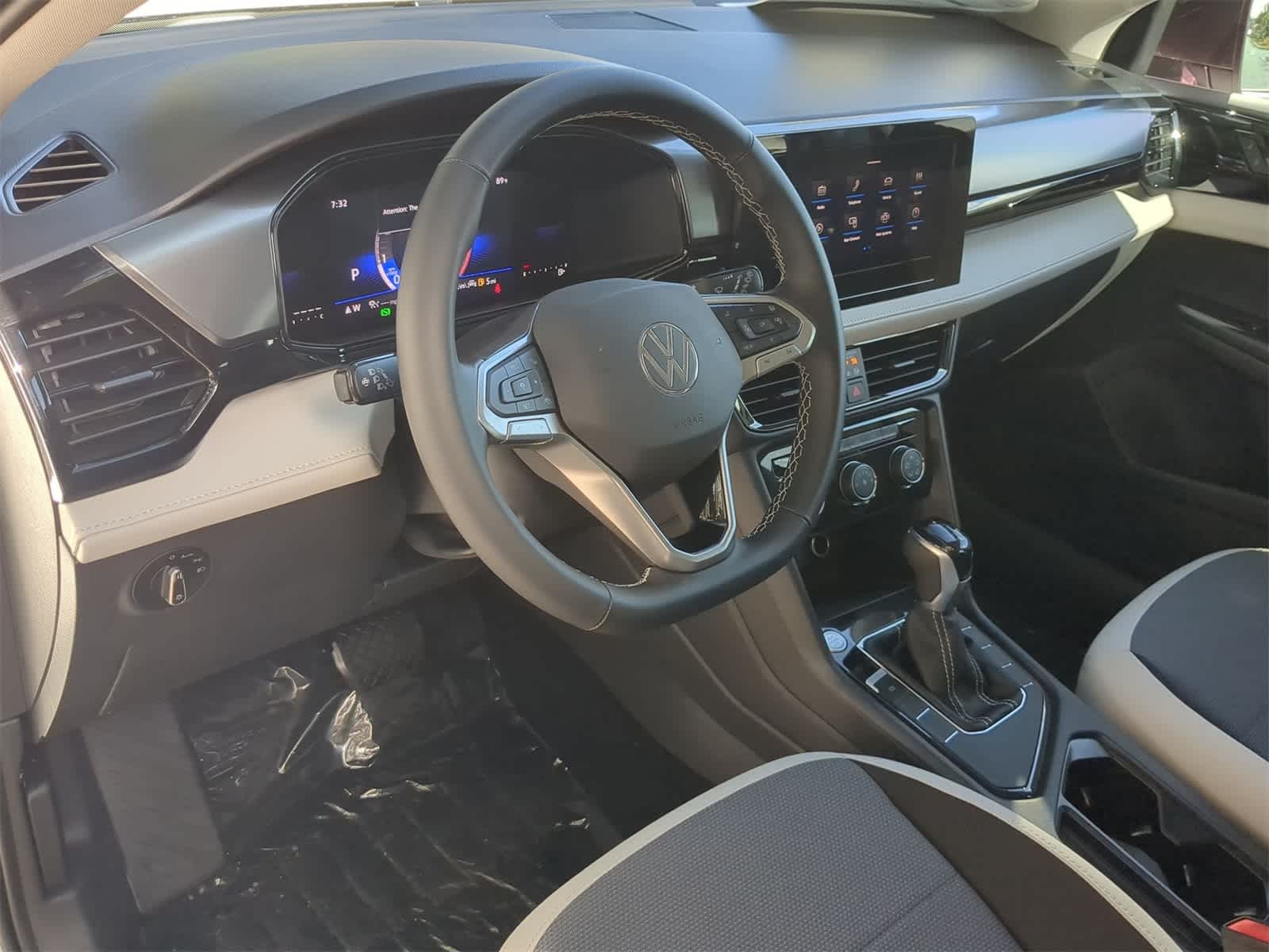 Thumbnail: 2025 Volkswagen Taos - 10