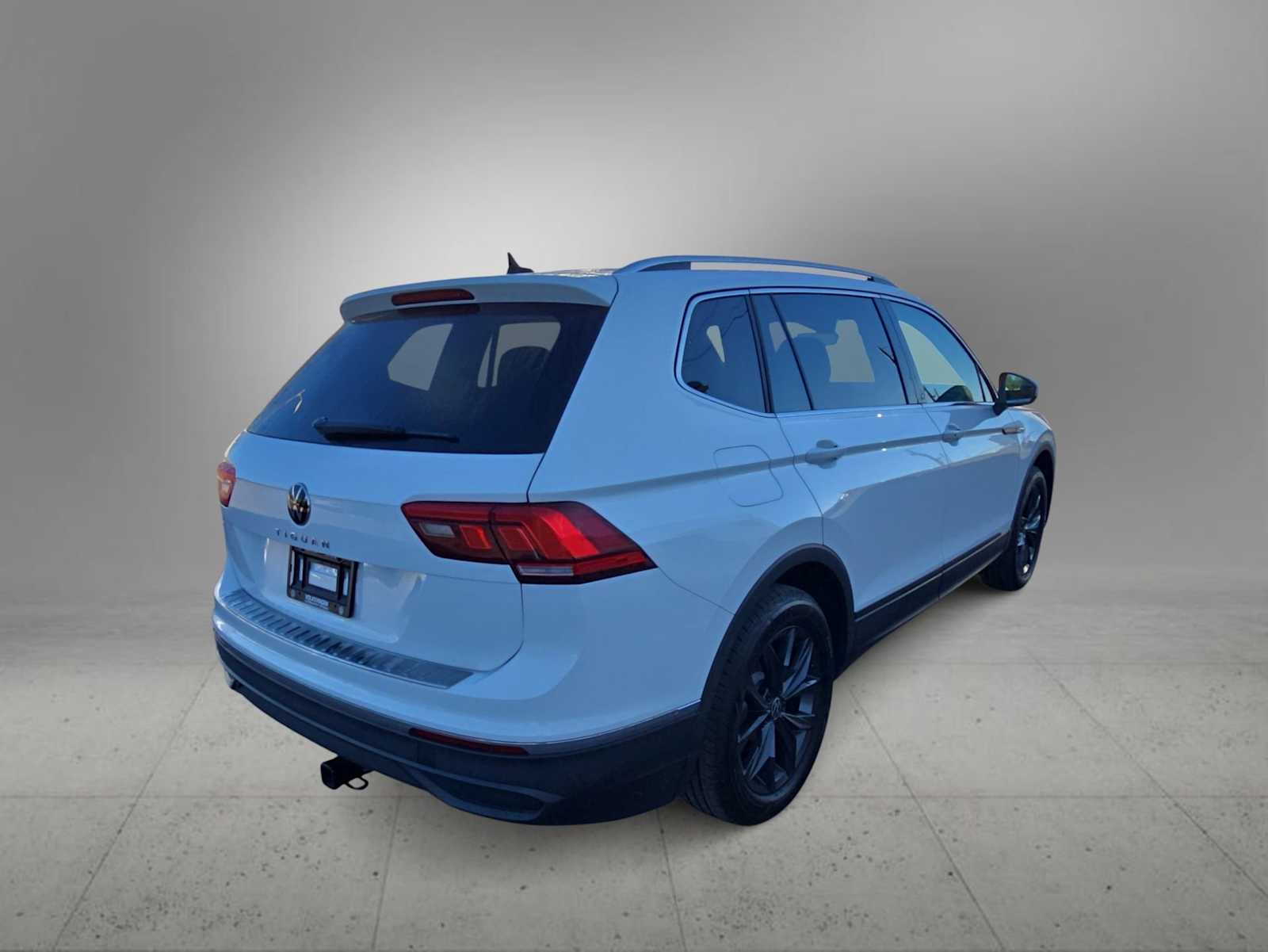 Thumbnail: 2024 Volkswagen Tiguan - 8