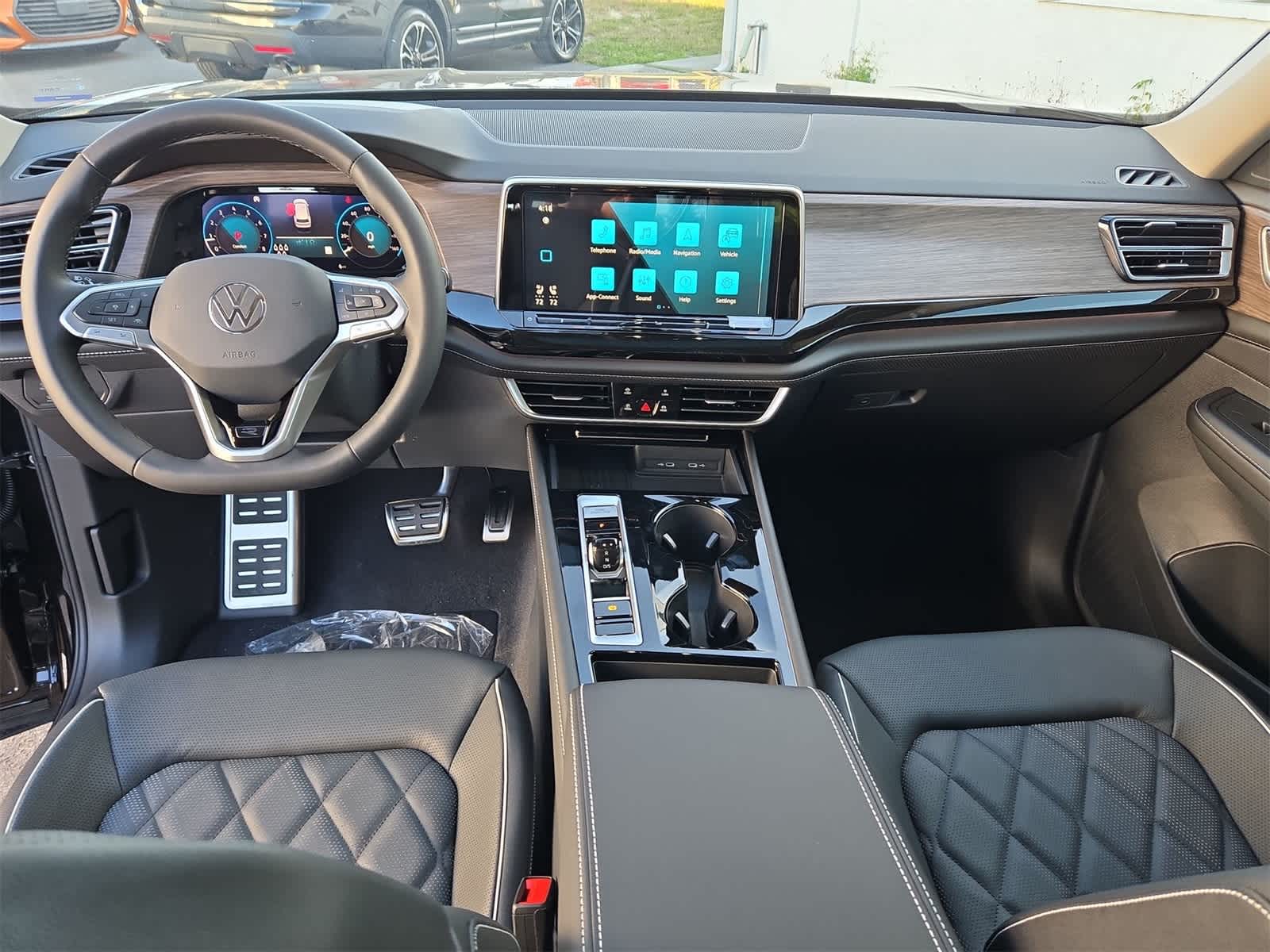 Thumbnail: 2026 Volkswagen Atlas - 16