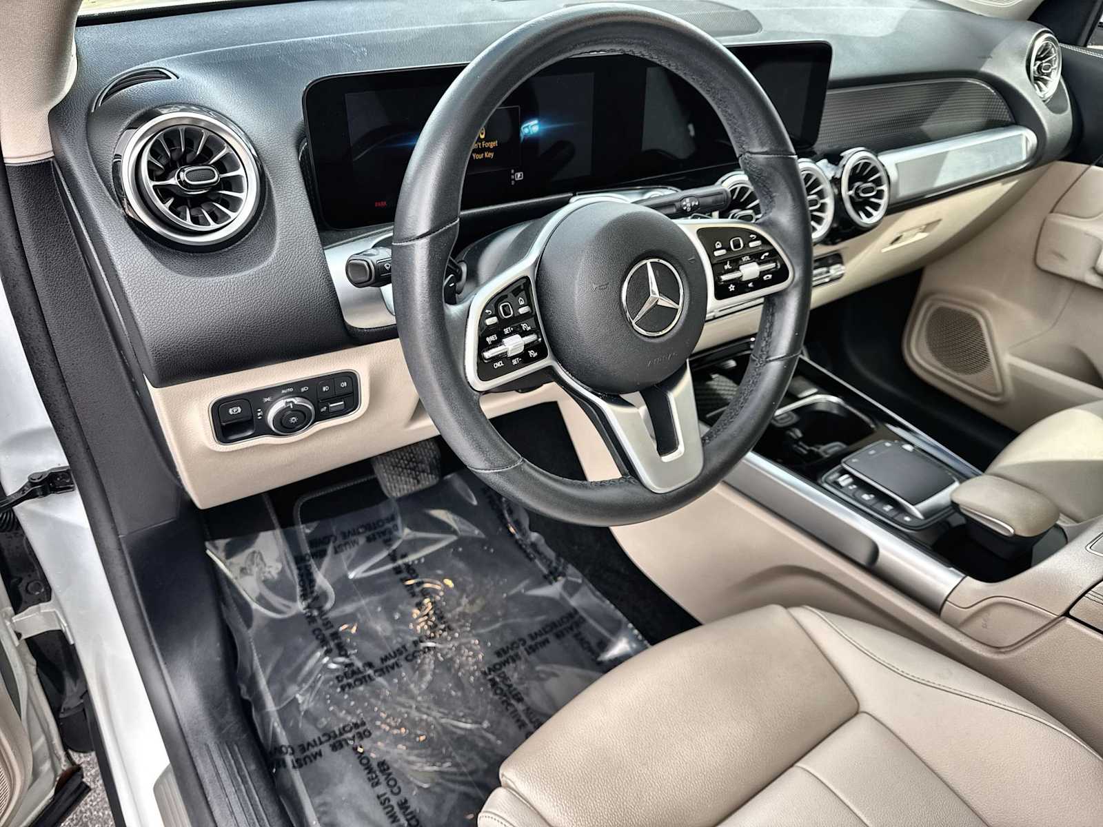 Thumbnail: 2022 Mercedes-Benz GLB - 2