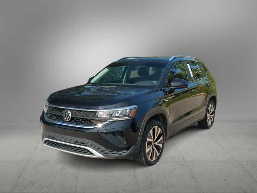 2022 Volkswagen Taos SE 4