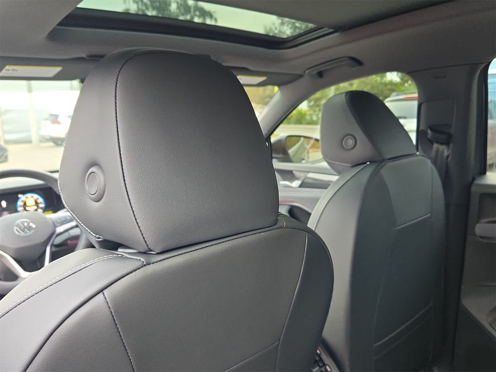 Thumbnail: 2025 Volkswagen Tiguan - 19