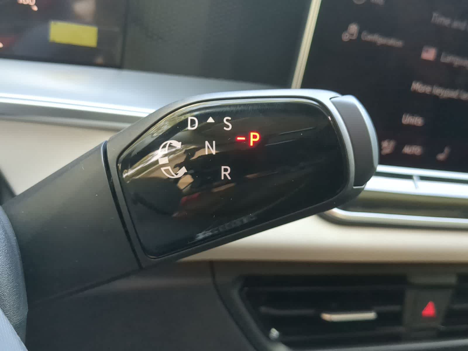 Thumbnail: 2025 Volkswagen Tiguan - 30