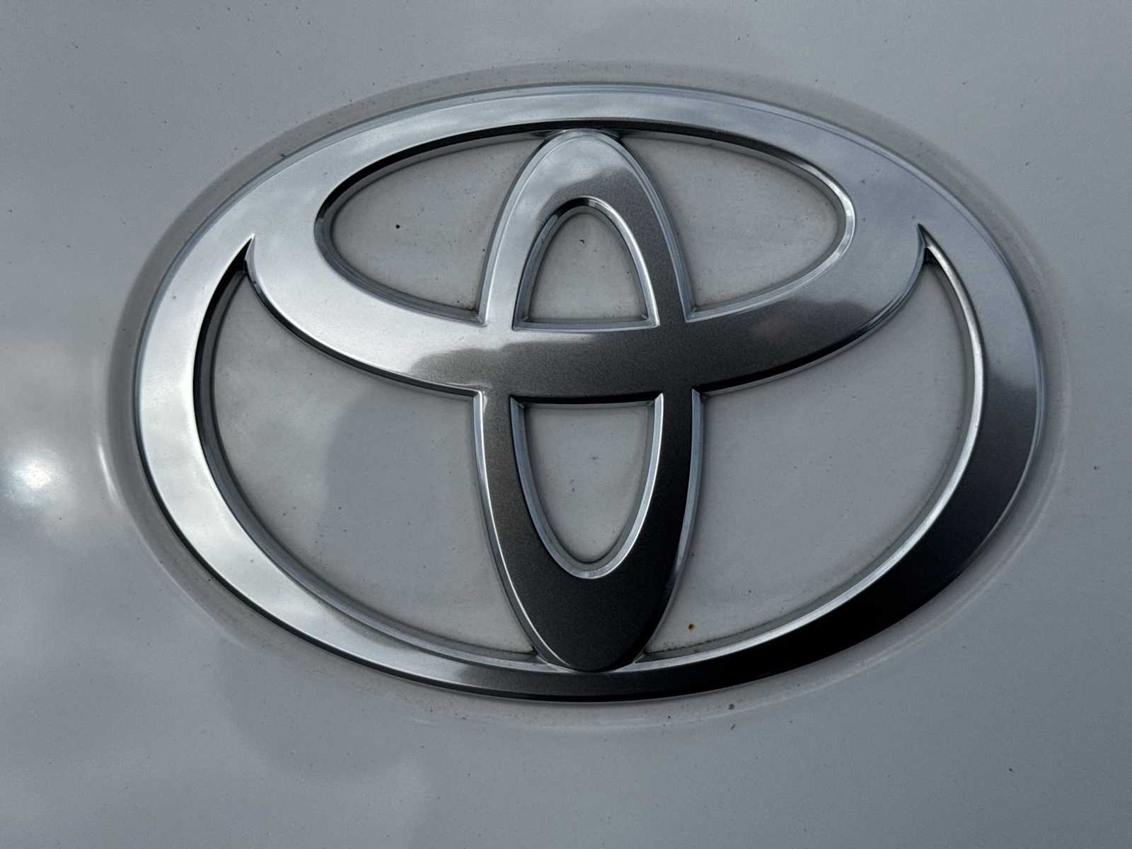Thumbnail: 2025 Toyota Camry - 10