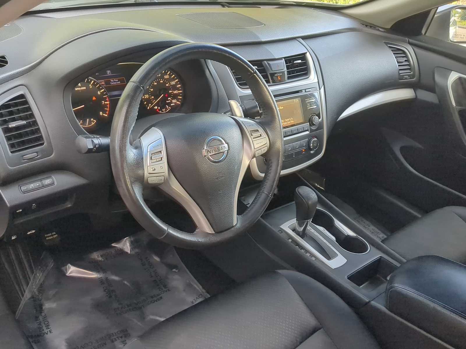 Thumbnail: 2017 Nissan Altima - 10