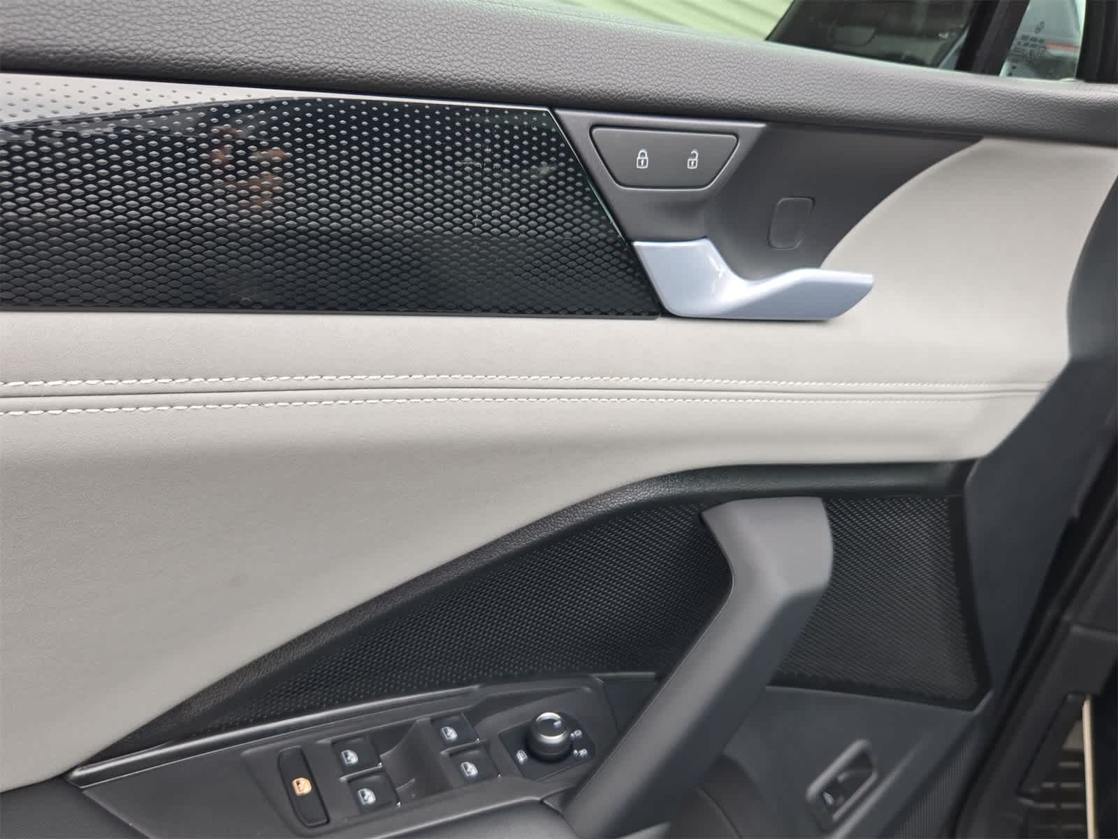 Thumbnail: 2025 Volkswagen Tiguan - 37